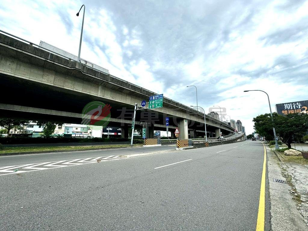 西屯正環中路農地廠房可用約700坪可直接收租（第 2 張，共 6 張）