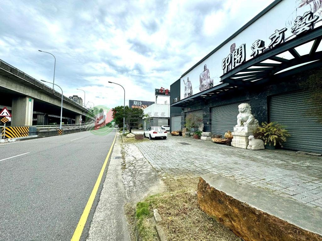 西屯正環中路農地廠房可用約700坪可直接收租（第 3 張，共 6 張）