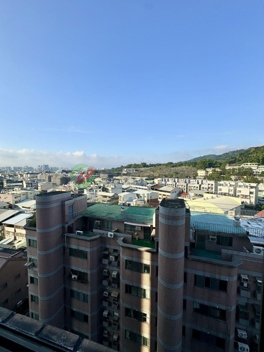 觀天廈室內33坪四房輕裝工業風有入門玄關（第 2 張，共 5 張）