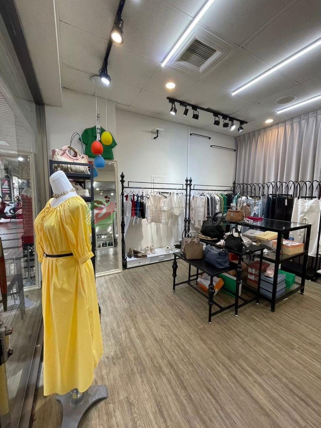 狀元家庭雙店面大面寬含連號雙車（第 2 張，共 6 張）