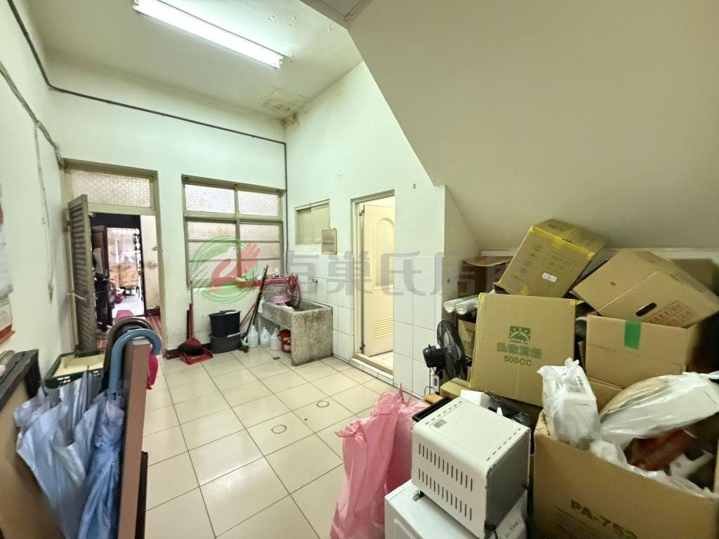 草屯市中心稀有釋出透店現成包租公包租婆（第 2 張，共 5 張）