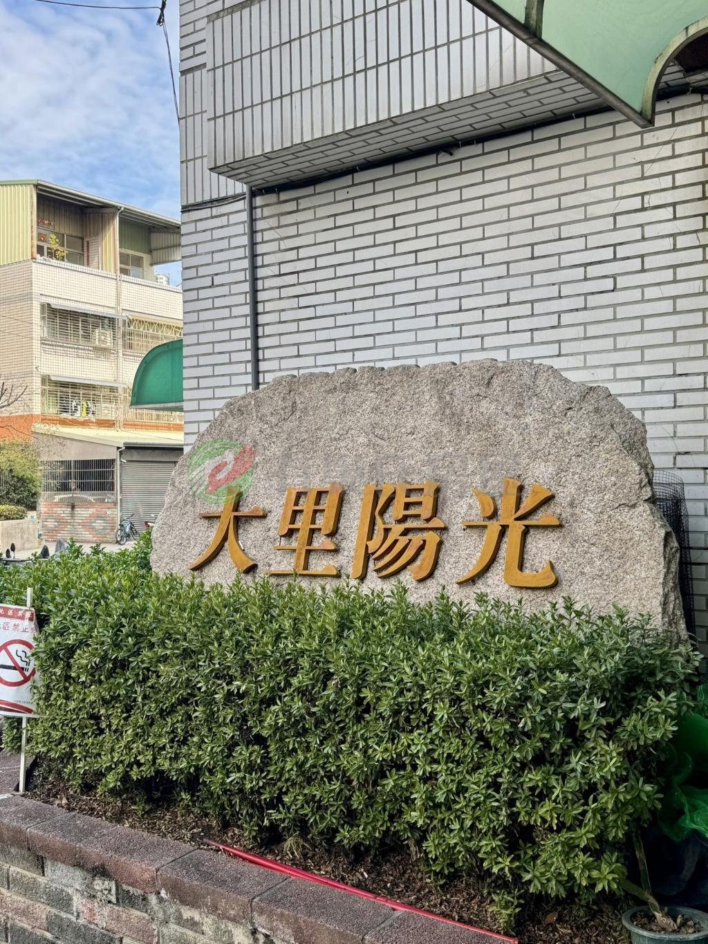 急售全社區最便宜大里陽光三房三房機上車位可休旅