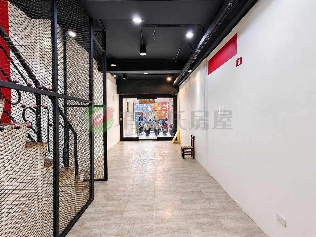 北區三民路一中街黃金店面＊已出租，買下直接賺＊（第 2 張，共 6 張）