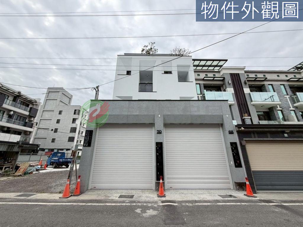 彰化溪湖鉅富天下全新清水模雙車電梯別墅（第 2 張，共 6 張）
