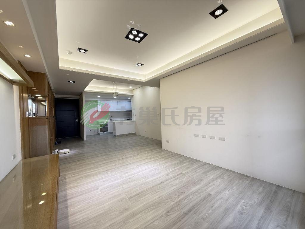 西區國美館富宇豐馥三房雙平面車位3分鐘達五權車站（第 4 張，共 6 張）