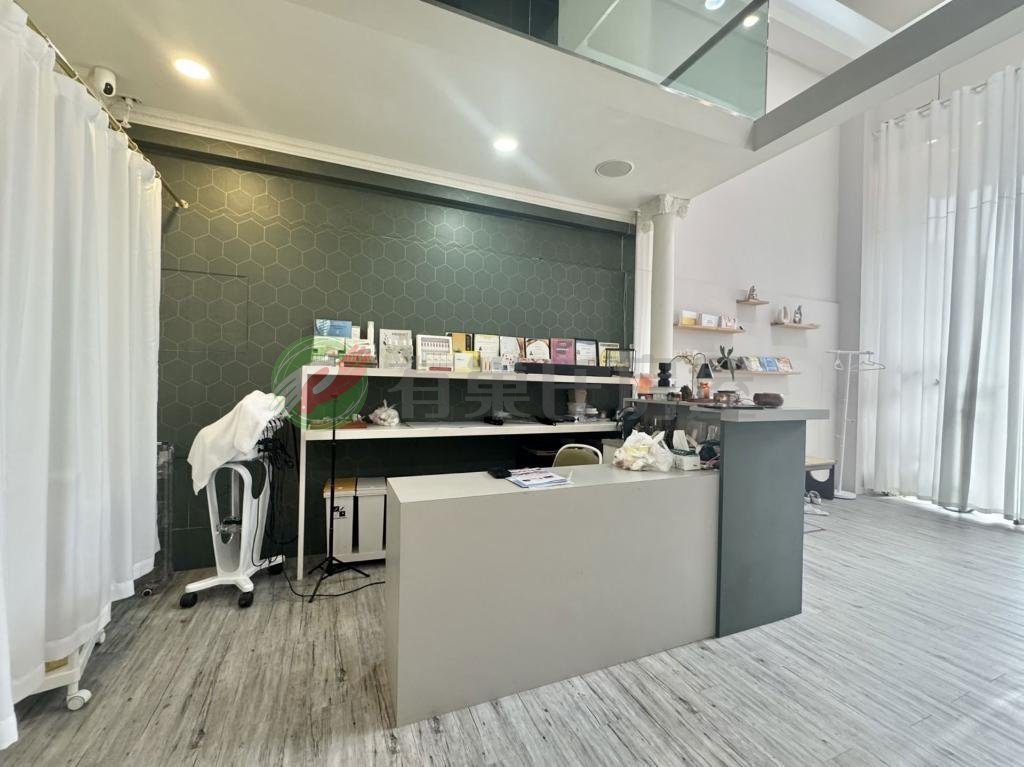 台中西區-精明商圈鄰路挑高漂亮住店（第 5 張，共 6 張）