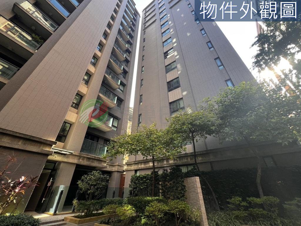 自在柳陽捷運三房平車 · 高樓戶