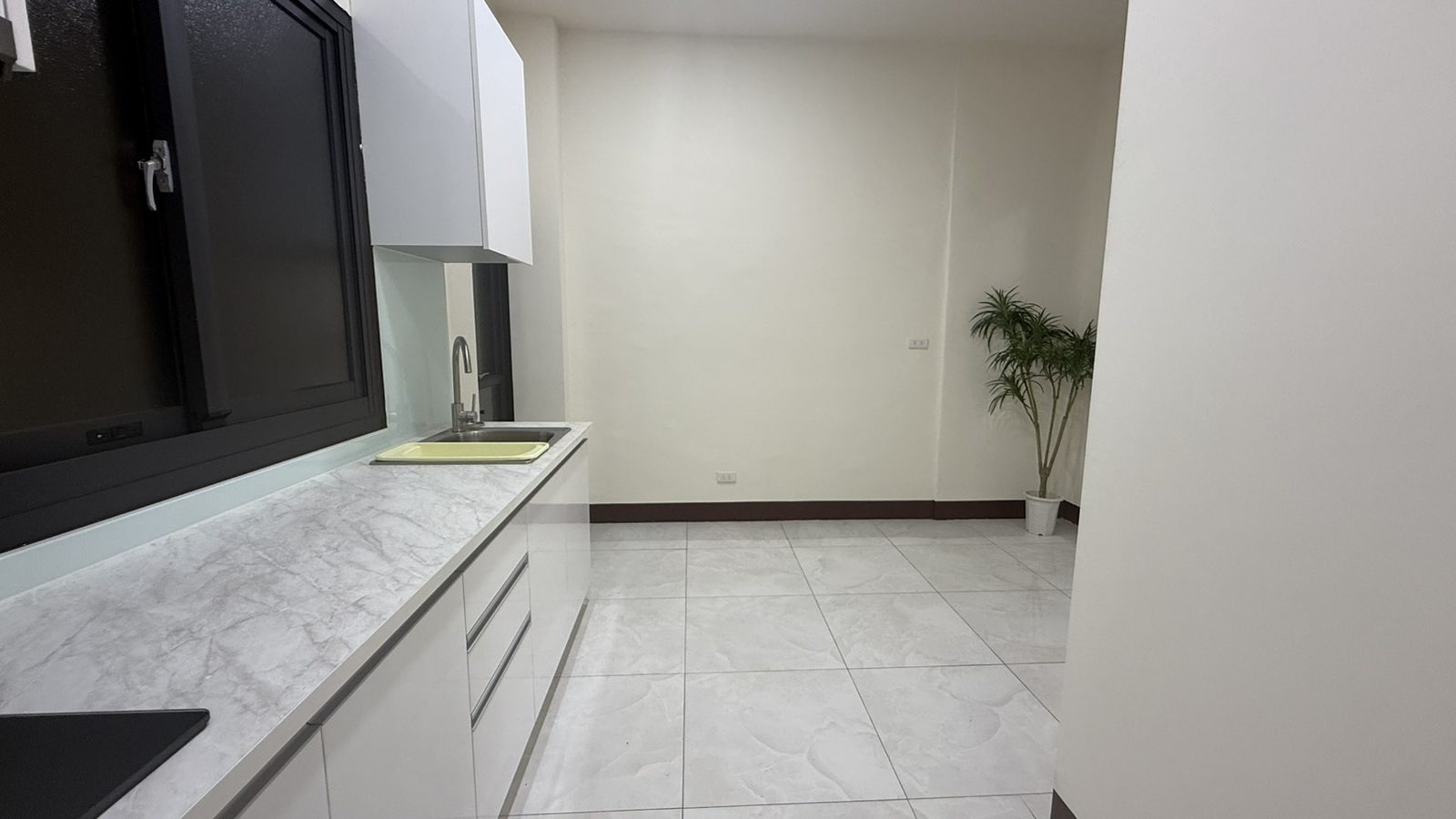 崇德大透天大坪數可停雙車全新整理住商用透店（第 5 張，共 8 張）