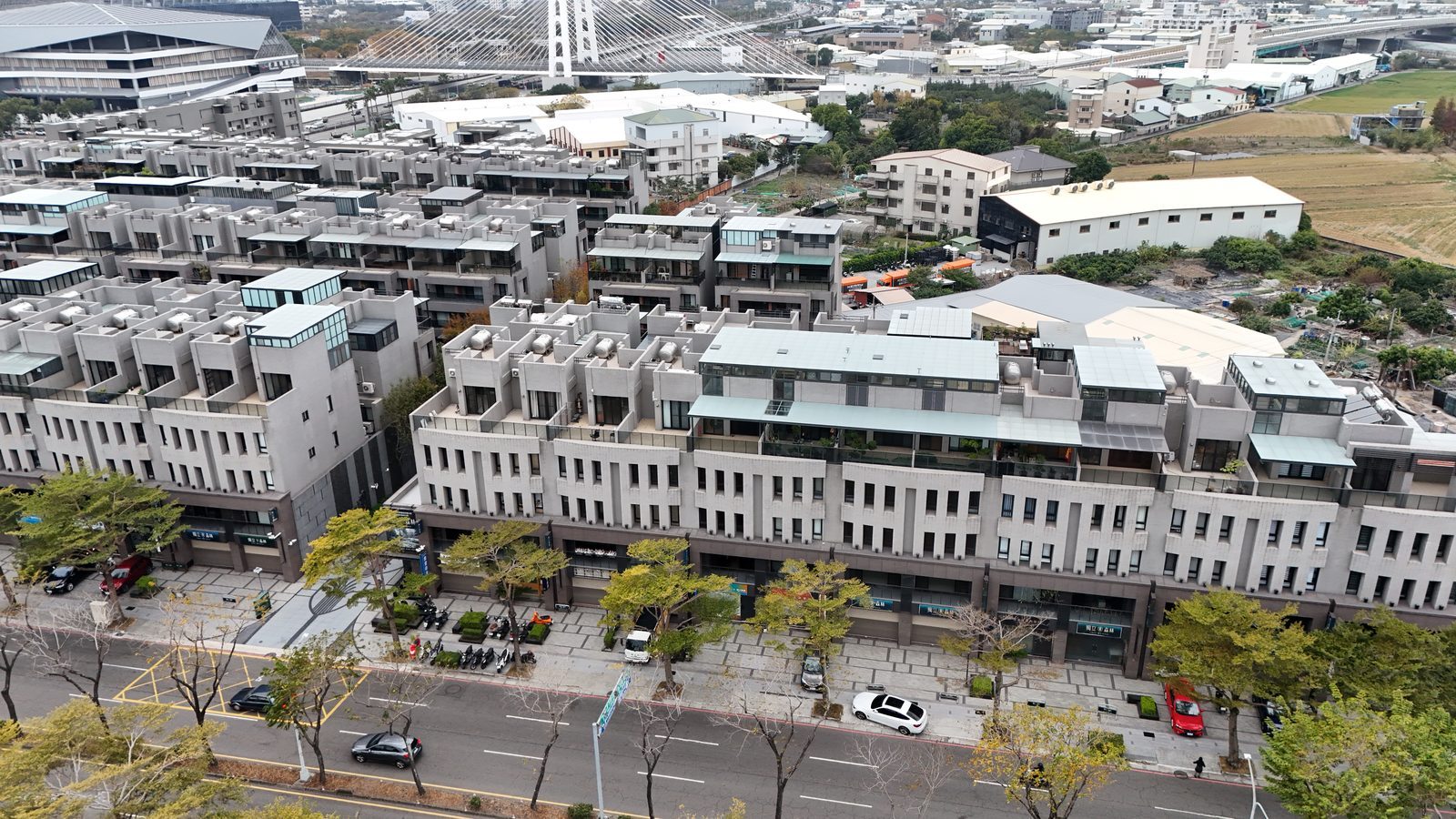 獨立森林西屯雙車電梯別墅住店兩用（第 3 張，共 8 張）